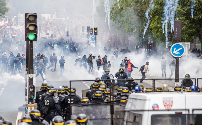 При подавлении беспорядков в Париже задержаны более 276 человек
