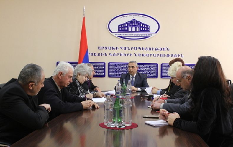 Artsakh FM holds meeting with NGO representatives
