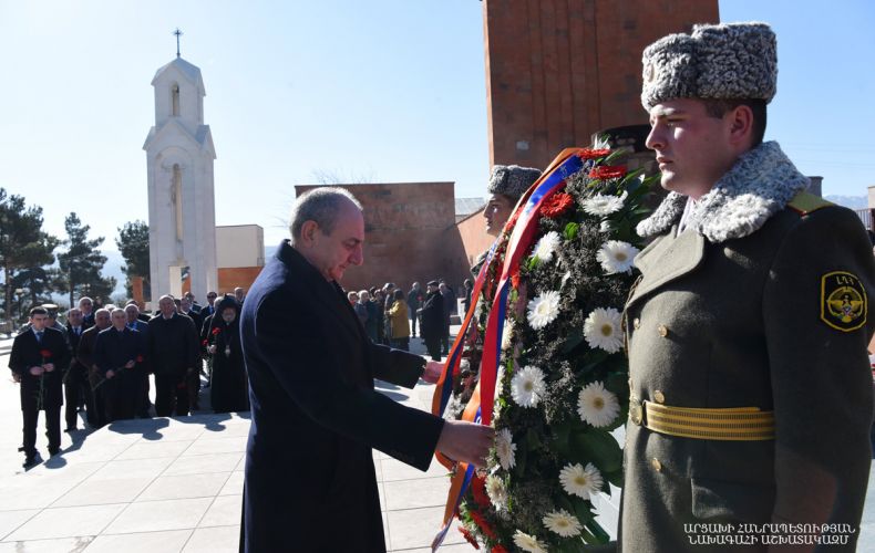 President Sahakyan laid a wreath at the tomb of Arthur Mkrtchyan
