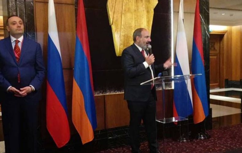 Никол Пашинян в Санкт-Петербурге встретился с представителями армянской общины