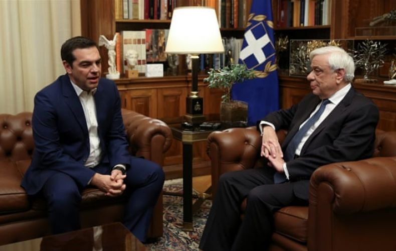 Ципрас попросил президента Греции распустить парламент


