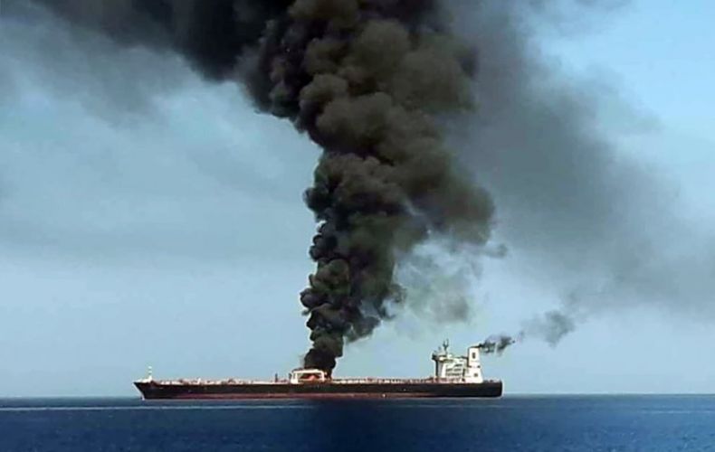 В Оманском заливе спасли всех моряков с атакованных танкеров