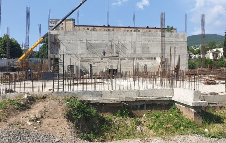 Construction works of  Stepanakert's cultural and entertainment complex continues