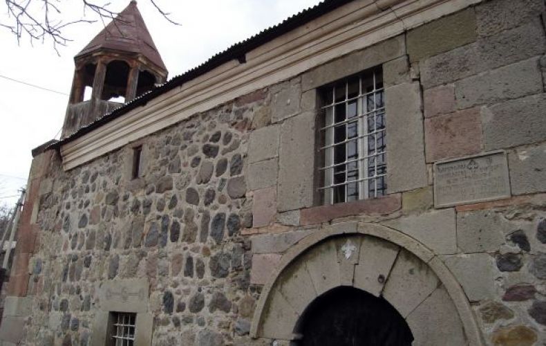 Дворик армянской церкви в Ахалкалаки, В Грузии ограбили армянскую церковь

