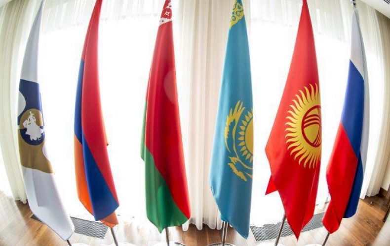 Саммит ЕАЭС проведут в Киргизии, несмотря на штурм дома Атамбаева

 
