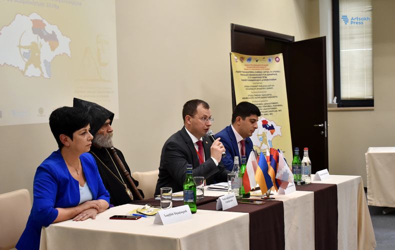 В Степанакерте стартовала IV Международная конференция «Прошлое, настоящее и будущее армянской государственности»