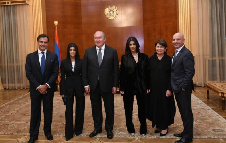 Armenian president receives Kim and Kourtney Kardashians