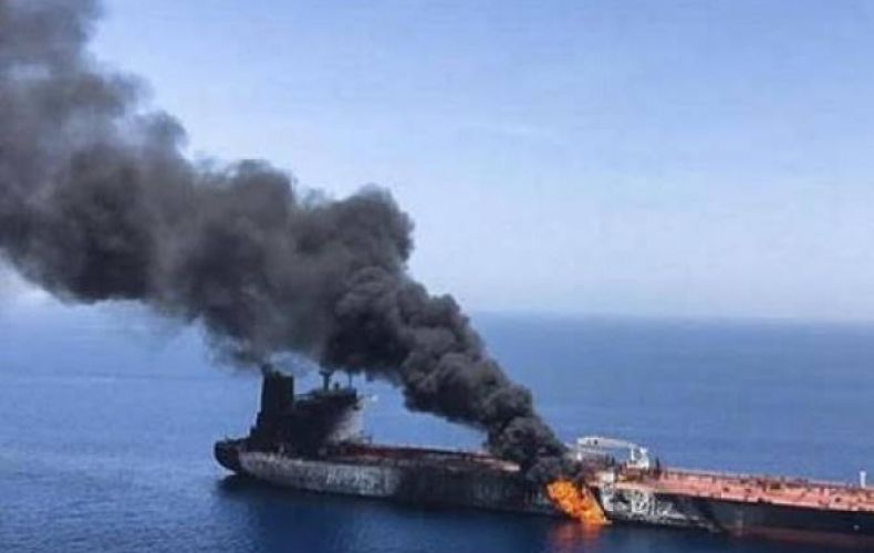 МИД Ирана заявил об утечке нефти из-за атаки на танкер в Красном море