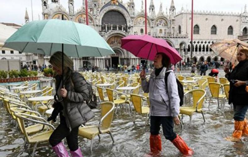 Мэр Венеции заявил о миллиардном ущербе из-за наводнения
