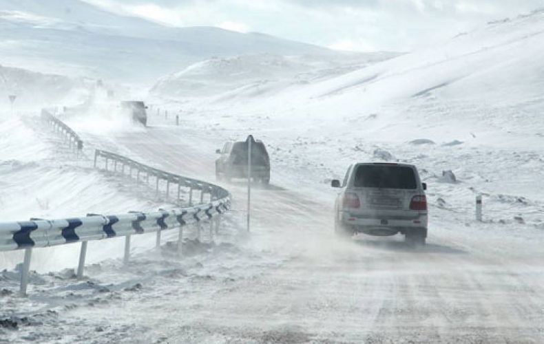 Дороги Армении, в основном, проходимы: рекомендуется ездить на автомобилях с  зимними шинами