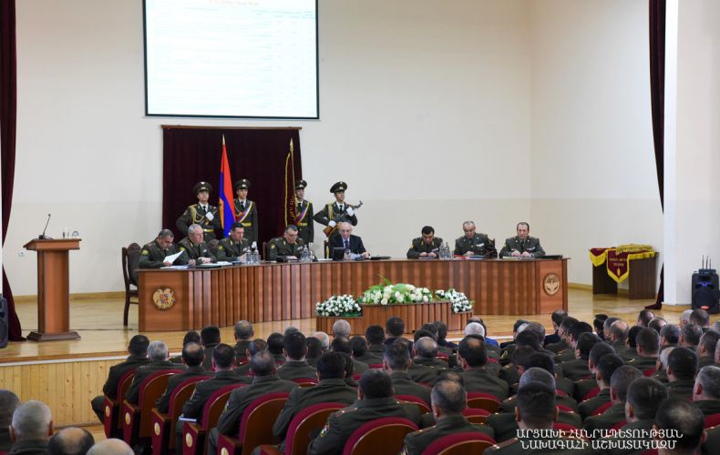 Bako Sahakyan attends meeting of Defense Army’s Military Council
