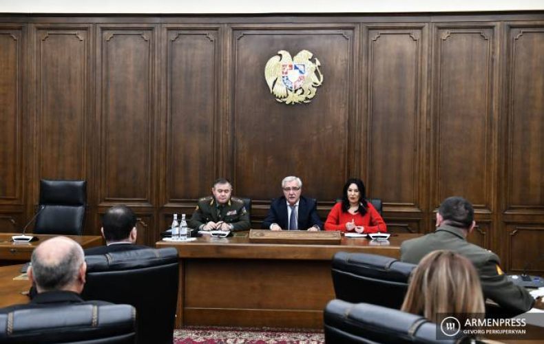 Артак Давтян для обсуждения событий в армии приглашен в Национальное собрание