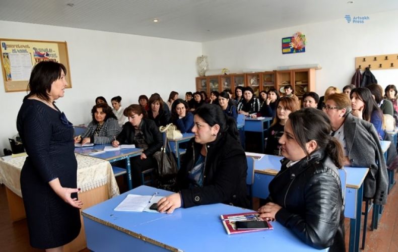 Հանրապետության  մի  շարք   դպրոցների  ուսուցիչներ   մասնակցել  են  վերապատրաստման  դասընթացների. Նարինե  Աղաբալյան