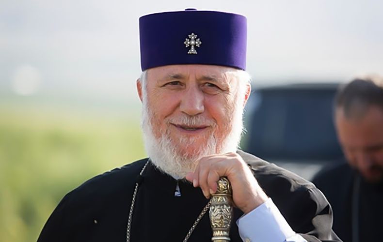 Католикос Всех Армян поздравил женщин и девушек с праздником Благовещения