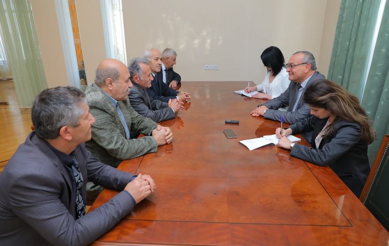 Артур Товмасян встретился с членами Коммунистической партии Арцаха