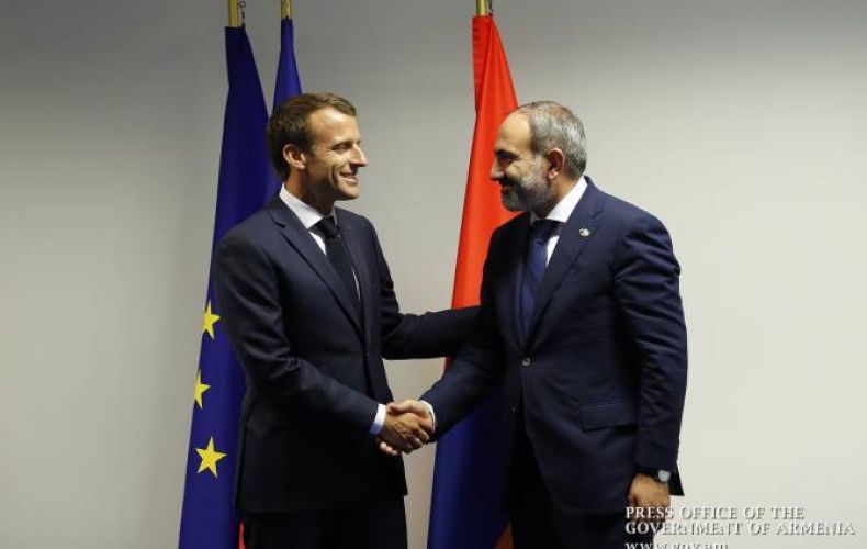 French President Emmanuel Macron offers his support to Prime Minister Pashinyan