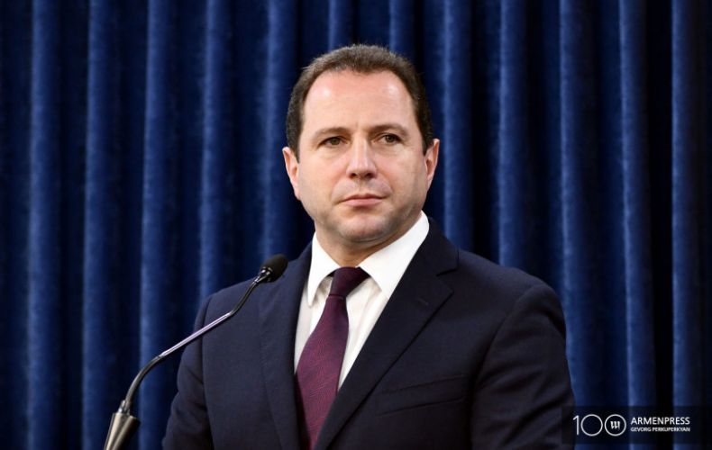 Министр обороны Армении передал Каспршику информацию о ситуации на границе