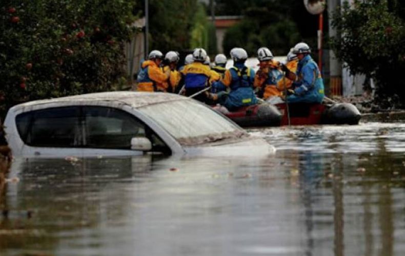 Число жертв наводнений и оползней в Японии достигло 72