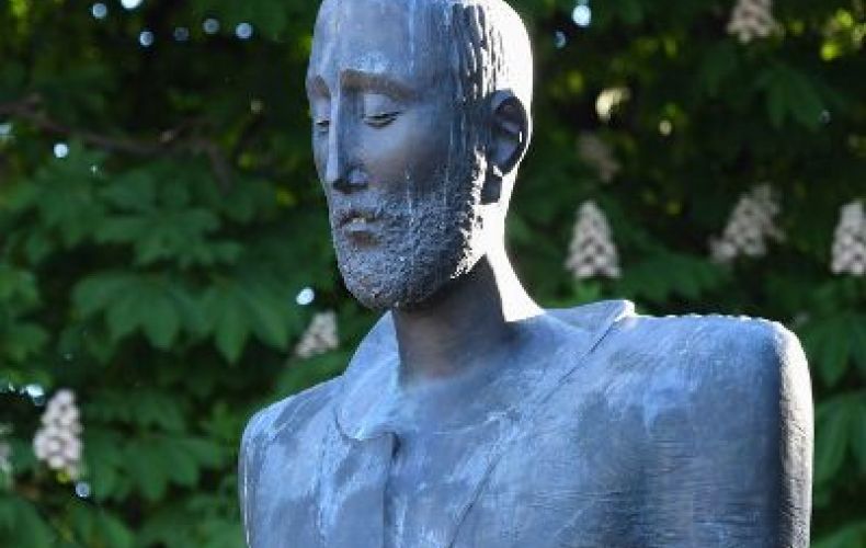 Փարիզում պղծել են Հայոց ցեղասպանության խորհրդանիշ Կոմիտասի հուշարձանը
