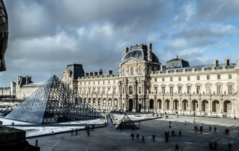 Louvre puts entire art collection online