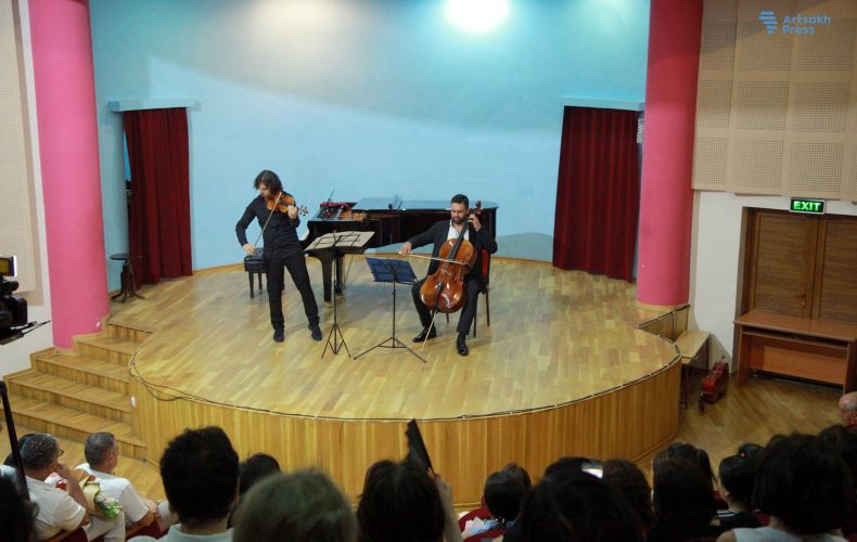 В Степанакерте прошел концерт профессиональных армянских музыкантов из Бельгии