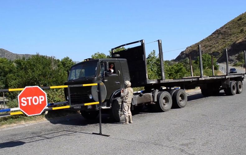 Российские миротворцы обеспечили безопасность движения более 2000 автомобилей по Лачинскому коридору в Нагорный Карабах в течение недели