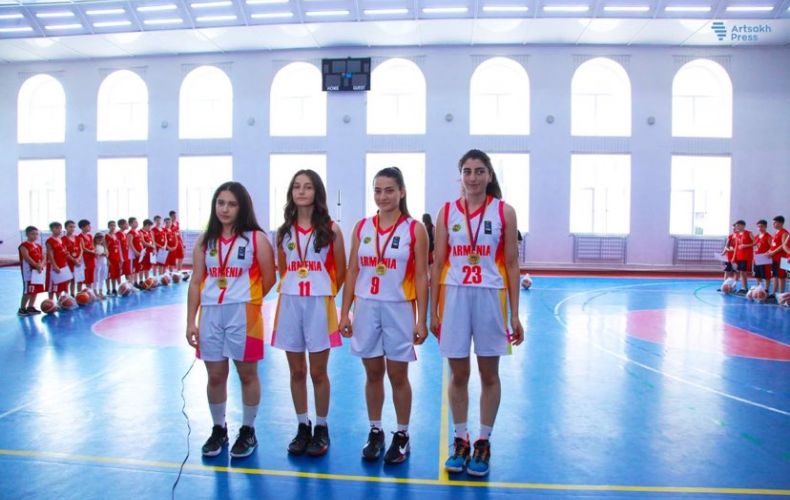 Awarding ceremony of  basketball teams that won prizes at the European and Armenian championships held in Stepanakert