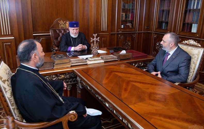 Давид Бабаян и Католикос Всех Армян обсудили послевоенную ситуацию в Арцахе
