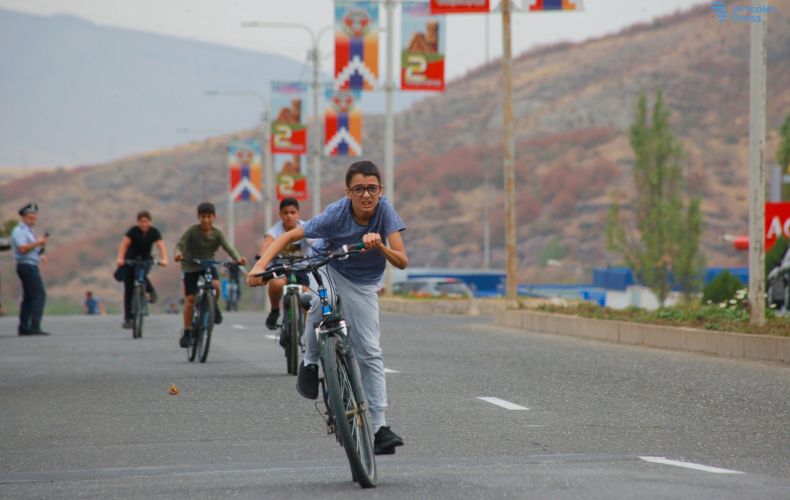 В Степанакерте прошли соревнования по велоспорту