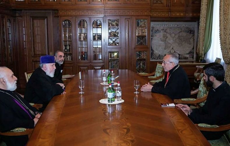 Гарегин II провел переговоры с главой Армянской католической церкви