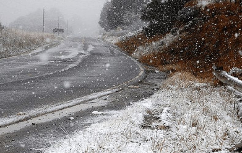 В Севане и Сараване идет снег: есть труднопроходимые и закрытые дороги