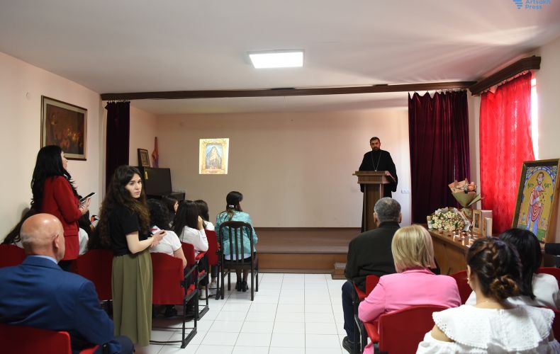 В Степанакерте отметили праздник «Вардатон», посвященный Григору Нарекаци