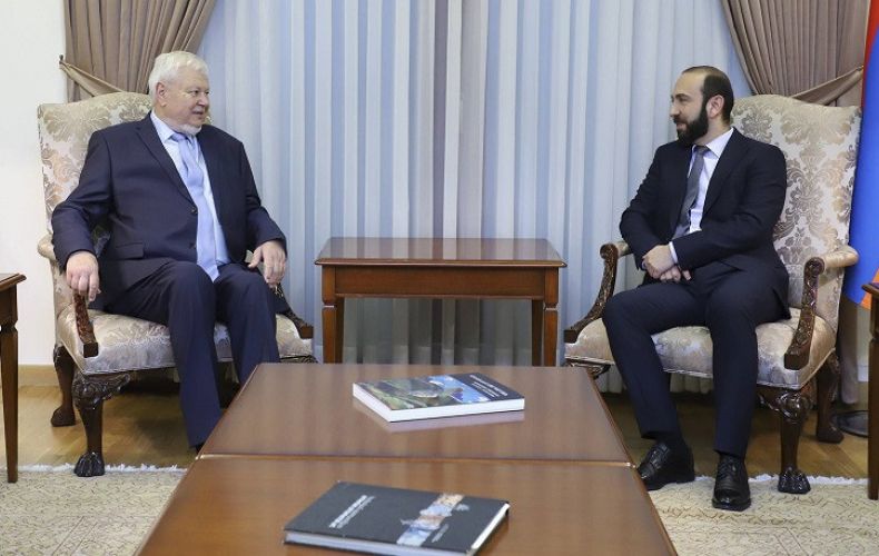 В беседе с Анджеем Каспшиком Арарат Мирзоян подтвердил позицию армянской стороны по всеобъемлющему урегулированию нагорно-карабахского конфликта