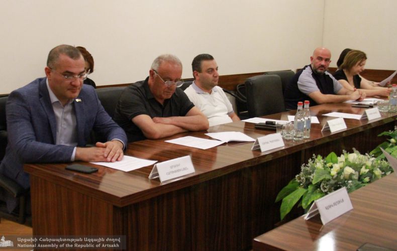 Руководитель парламента Республики Арцах созвал рабочее совещание