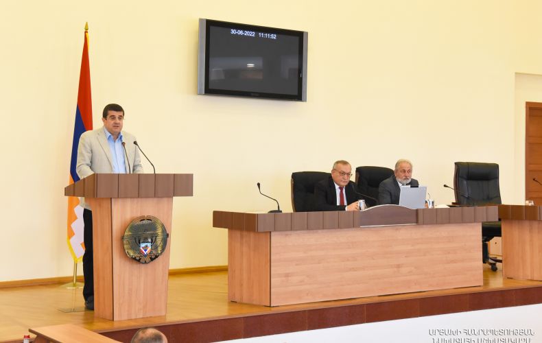 Президент Арутюнян выступил с ежегодным посланием к Национальному собранию