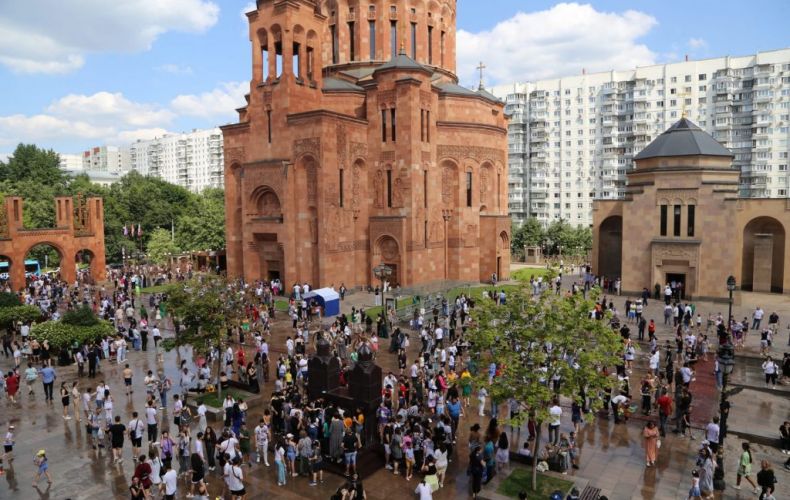 «В соответствии с национальными традициями»: армянская община Москвы отпраздновала Вардавар