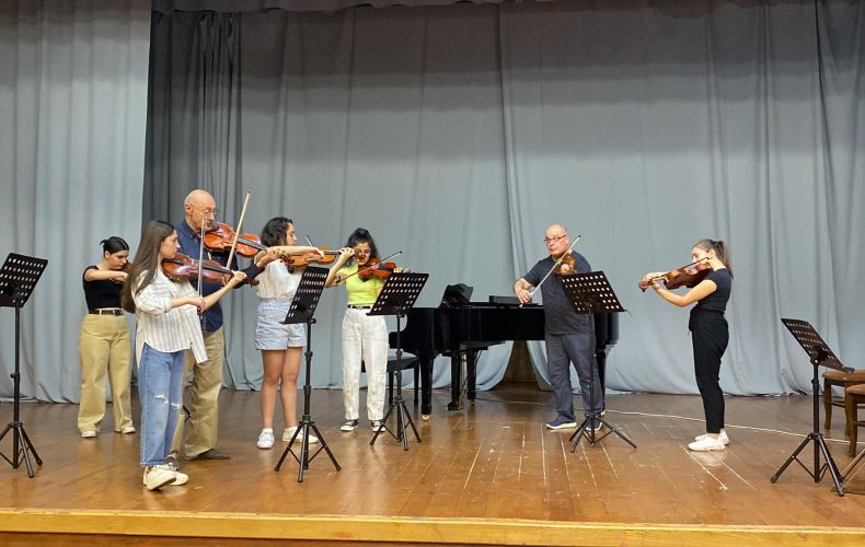 Академия «Зартонк» организует концерты в Степанакерте и районах