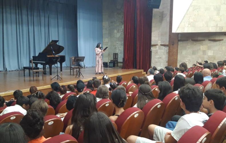 В Степанакерте состоялся гала-концерт музыкальной академии «Зартонк»