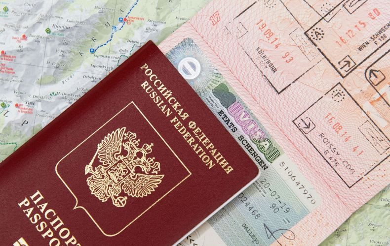EU urged to stop issuing tourist visas to Russians

