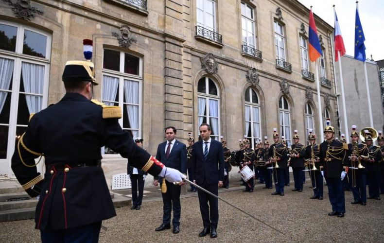 Париж направит делегацию в Ереван для оценки ситуации на армяно-азербайджанской границе: Минобороны Франции