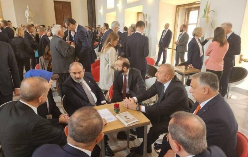 PHOTO: Pashinyan converses with Erdogan and Aliyev ahead of EU summit in Prague


