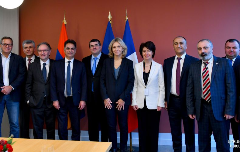 Artsakh President meets with President of Region of Île-de-France