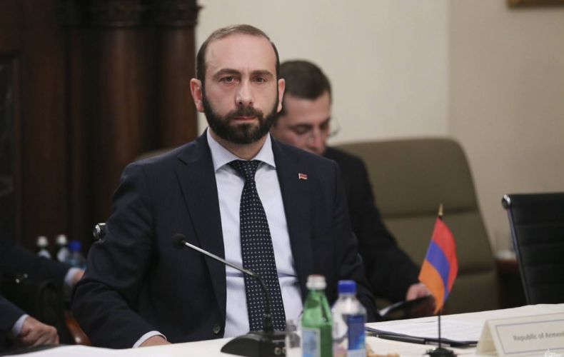 Глава МИД Армении обсудил ситуацию в Лачинском коридоре с Рикером, Рокфоем и Клааром