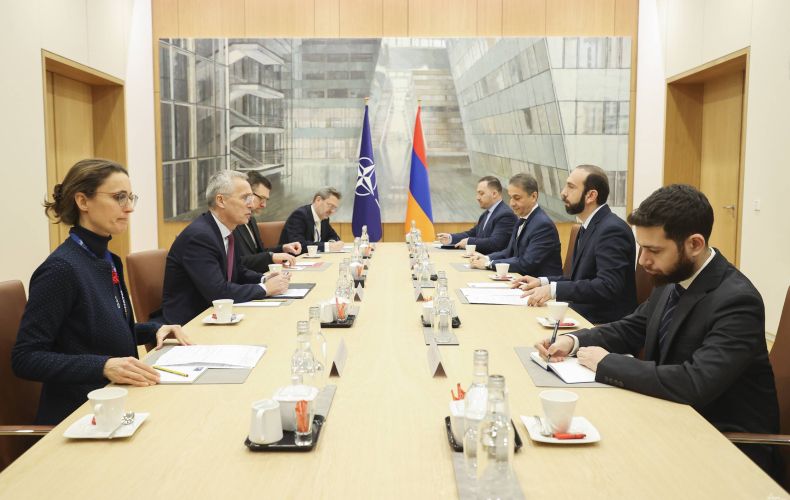 Глава МИД Армении представил генеральному секретарю НАТО последствия блокирования Лачинского коридора