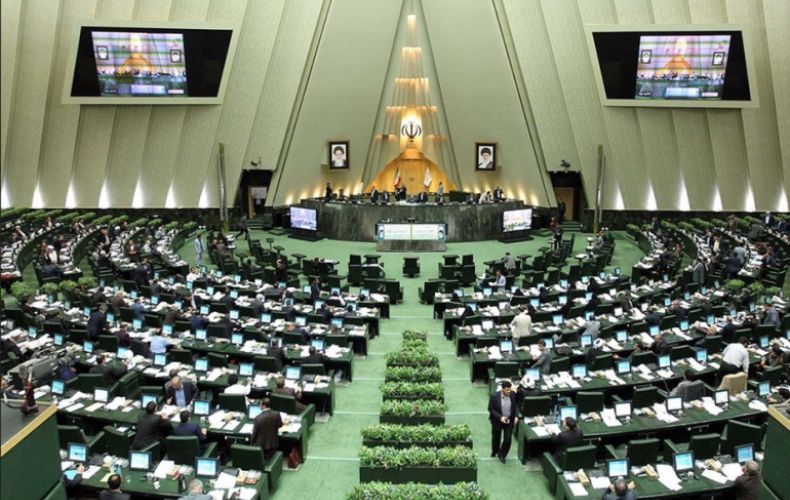 В парламенте Ирана пообещали ответить на атаку дронов на объект в Исфахане