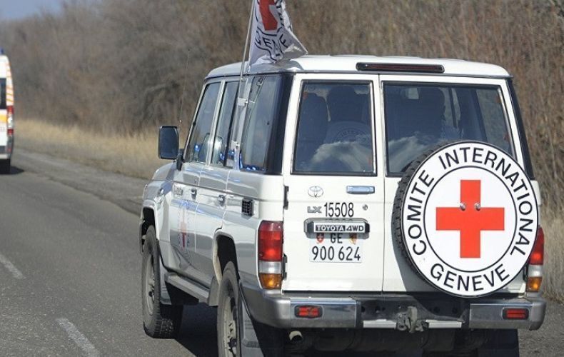 В сопровождении Международного комитета Красного Креста из Степанакерта в Ереван были перевезены шестеро больных