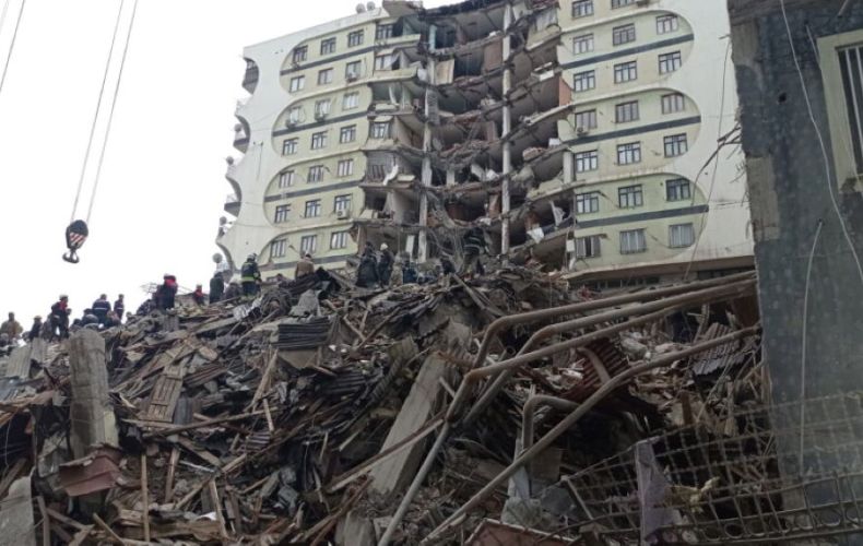 В Турции число погибших в результате землетрясения выросло до 5434