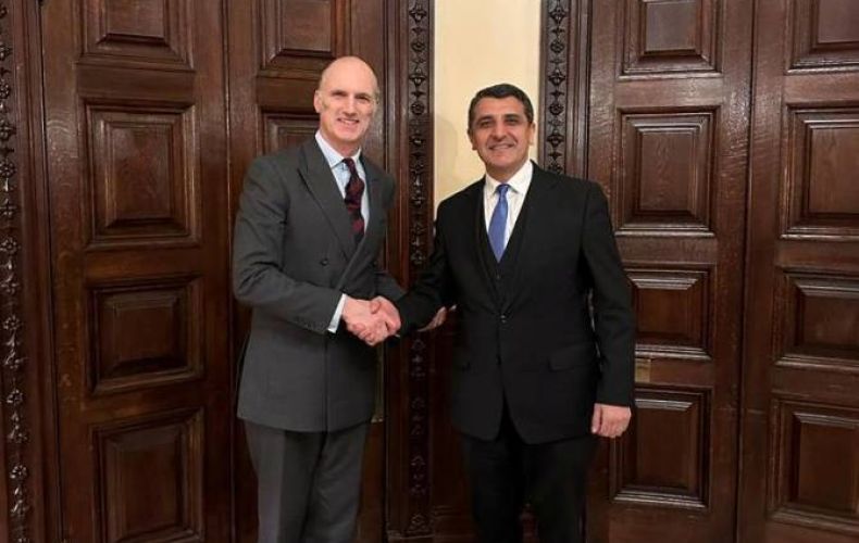 Посол Армении представил Лео Доэрти гуманитарный кризис в Арцахе