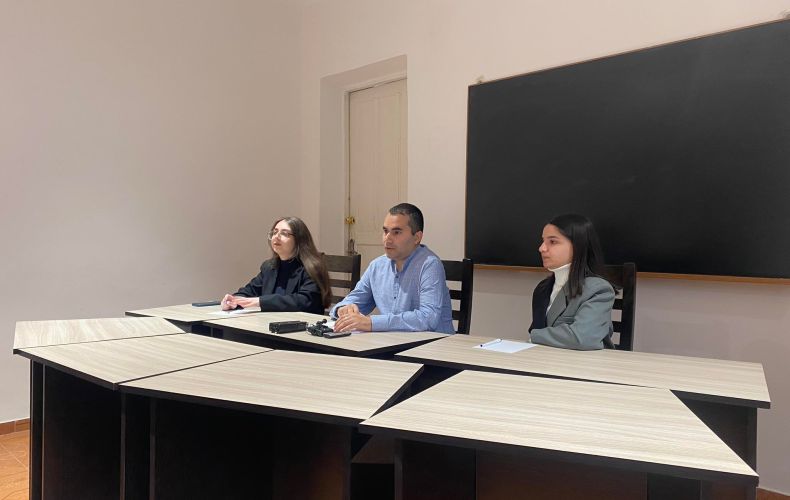 «Геноцидное поведение Азербайджана и государственная политика террора»: В Степанакерте состоялся круглый стол-дискуссия