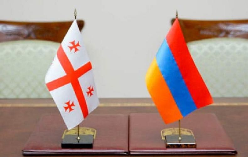 Министр обороны Грузии прибыл в Армению